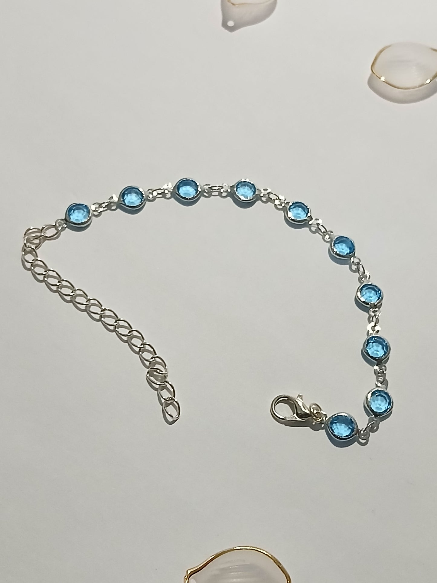 CHAIN WITH BLUE STONE (Bracelet)